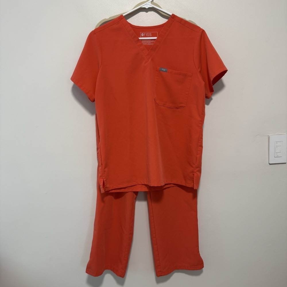 Figs Coral Scrub Set Catarina Top and Kade Pants Size Medium